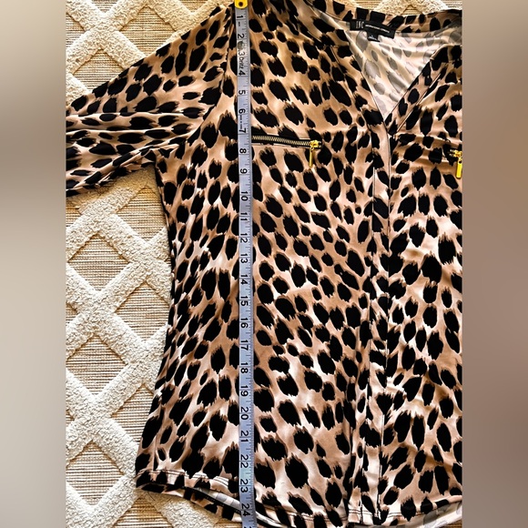 INC International Concepts Ombré Cheetah Zip Pocket Long Sleeve Top Women’s - Picture 13 of 14